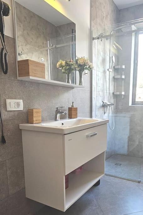Modern Top Floor Sea View 3Br With Pools, Spa & Fitness Бечичи Экстерьер фото